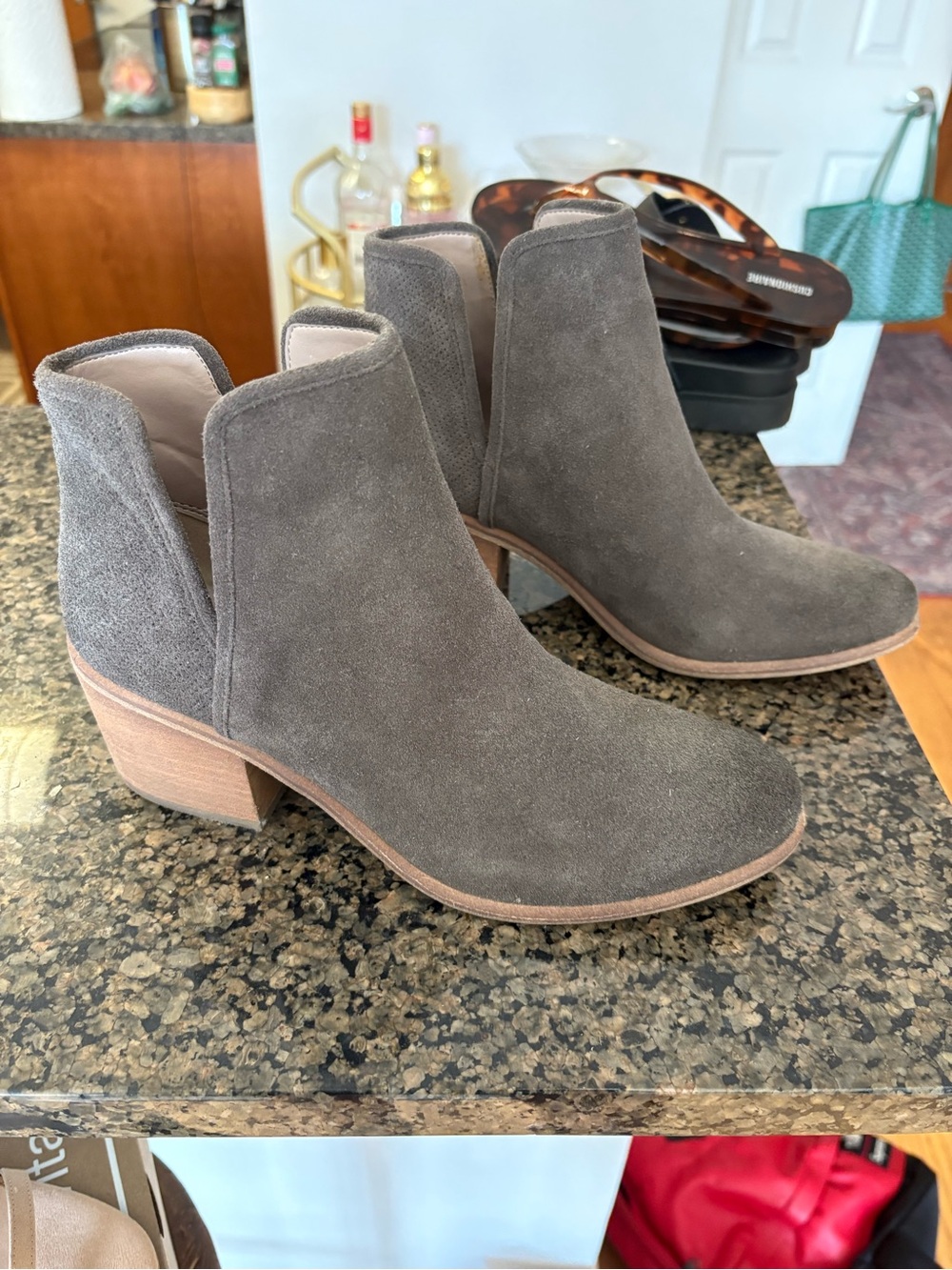 Hinge grey suede booties